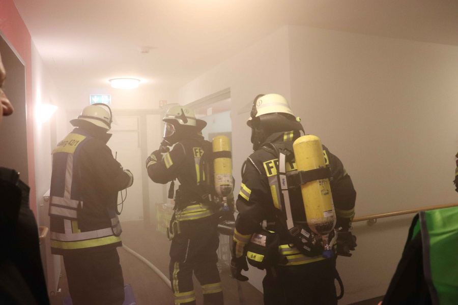 Großübung mit über 100 Einsatzkräften im BRK-Seniorenheim Frohnwiesen