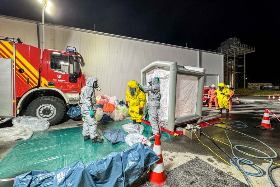 Einsatz Gefahrgutzug: Ammoniakaustritt in Gebäude